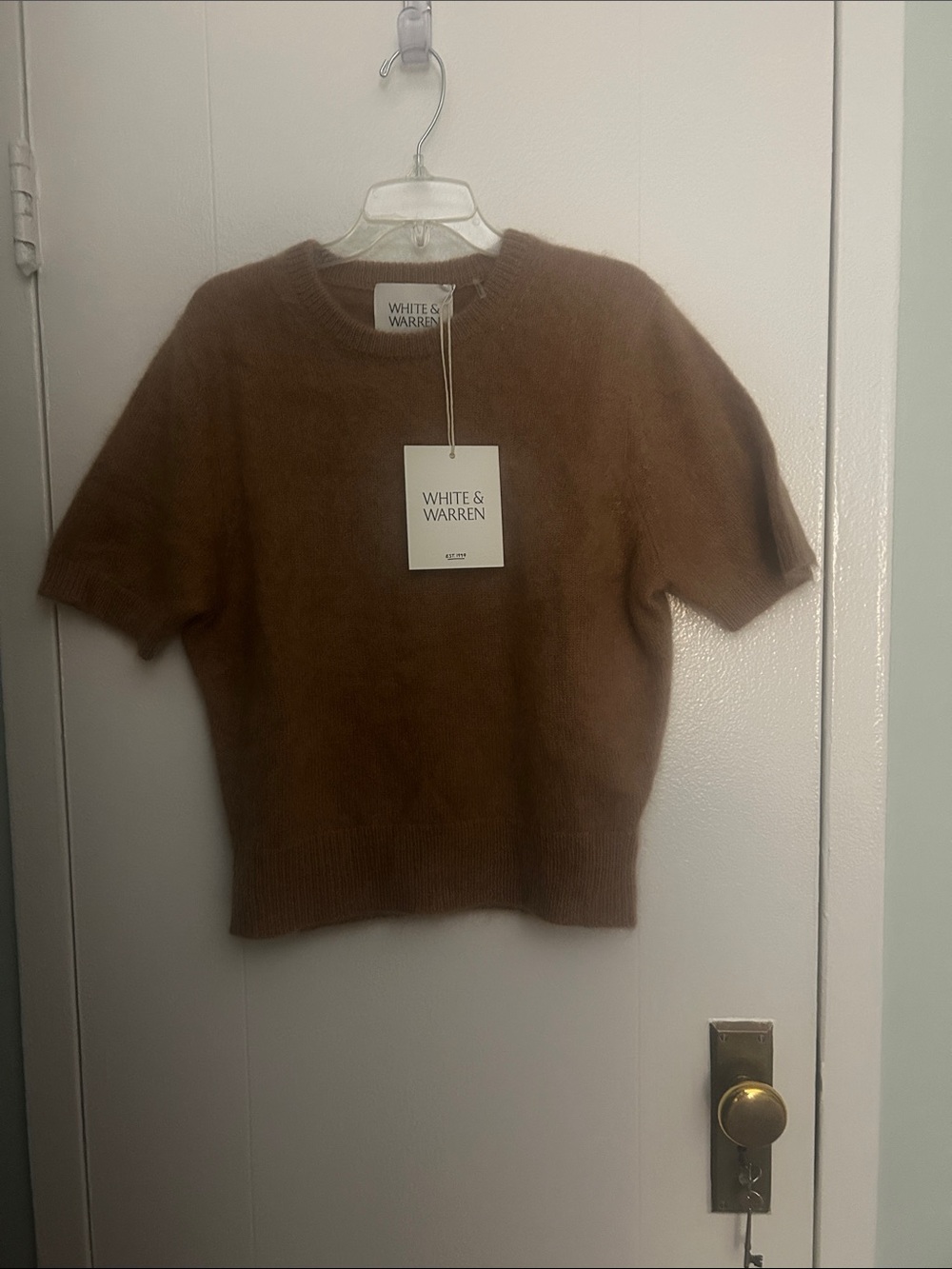 White + Warren Short-Sleeve Brushed Cashmere Tee in Caramel
Size L